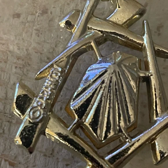 Vintage Sarah Coventry Pendant on 14k Gold Plated Necklace - Picture 3 of 3